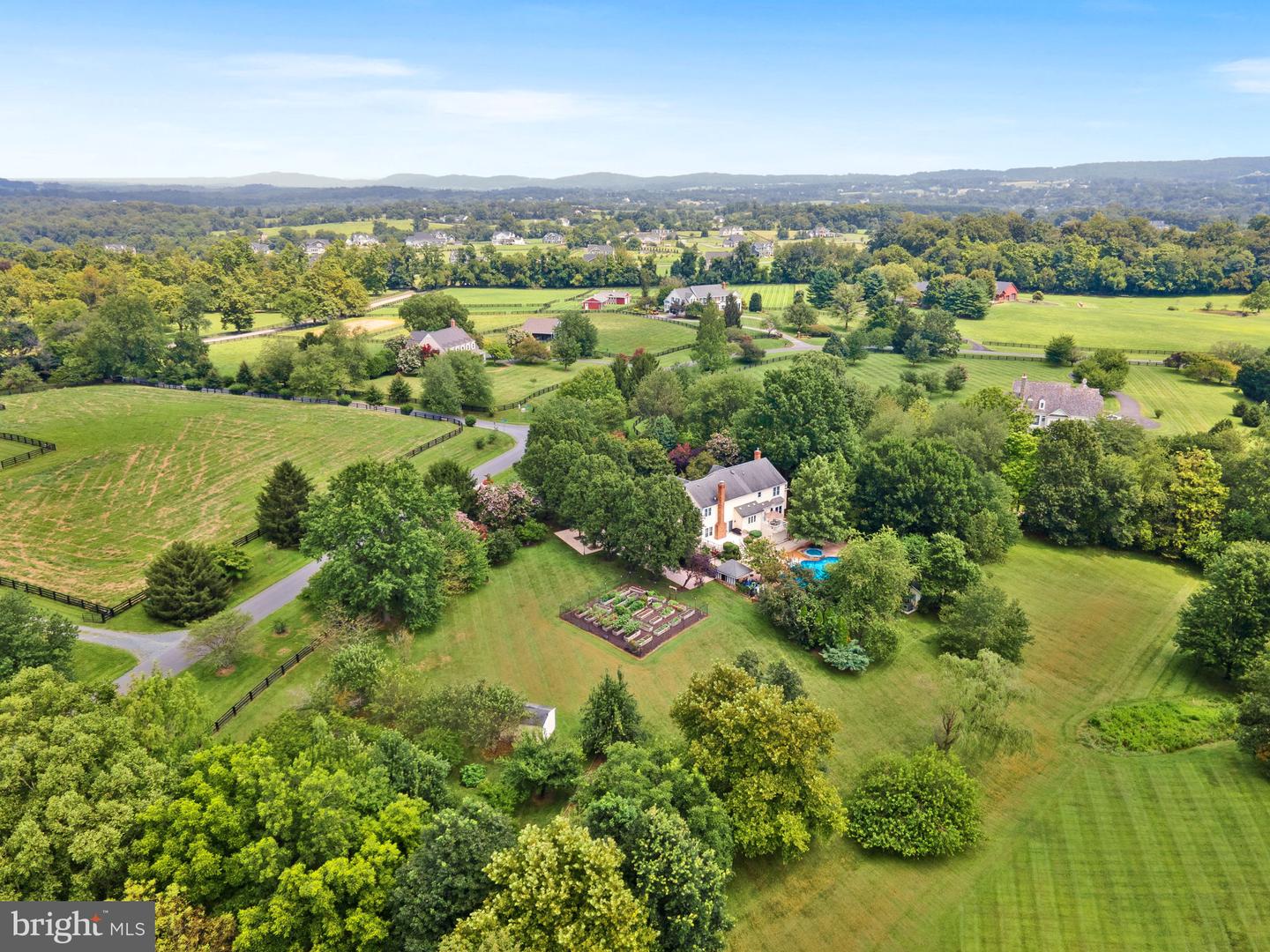 Waterford, Virginia, 20197, United States, 5 Bedrooms Bedrooms, ,4 BathroomsBathrooms,Residential,For Sale,1940957