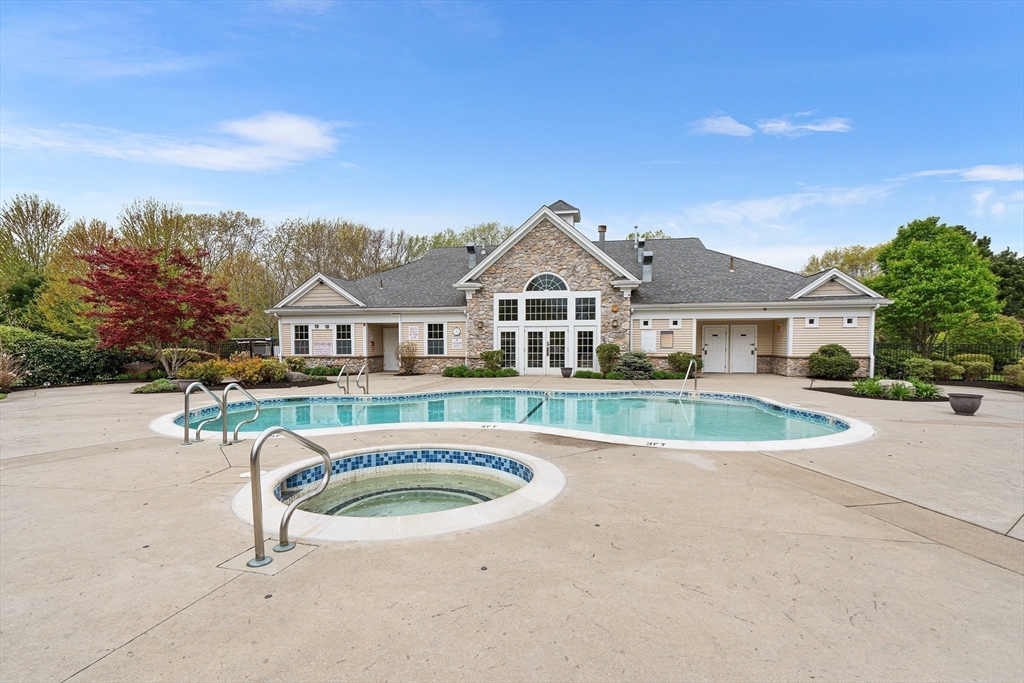 Braintree, Massachusetts, 02184, United States, 2 Bedrooms Bedrooms, ,2 BathroomsBathrooms,Residential,For Sale,1981592