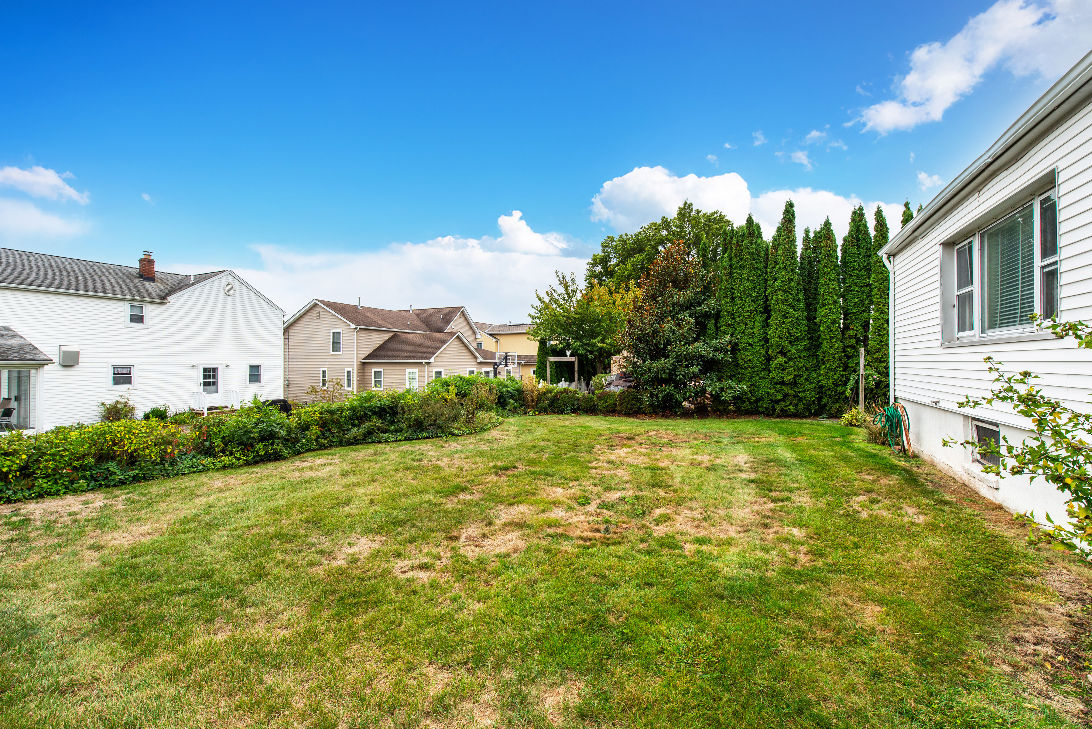 Nutley, New Jersey, 07110, United States, 3 Bedrooms Bedrooms, ,2 BathroomsBathrooms,Residential,For Sale,1977150