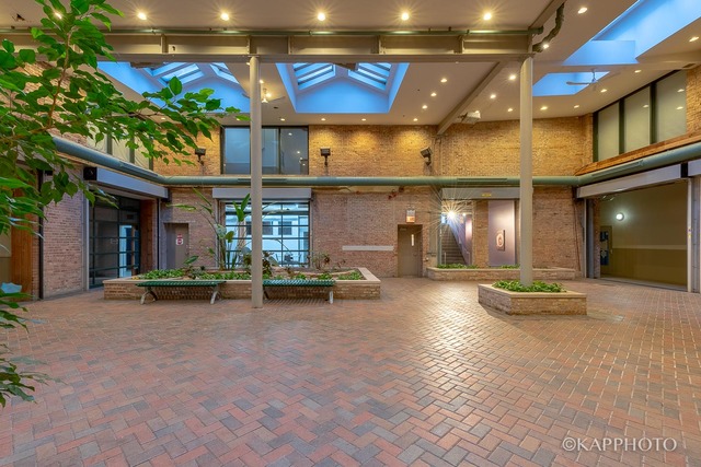 Chicago, Illinois, 60616, United States, 3 Bedrooms Bedrooms, ,2 BathroomsBathrooms,Residential,For Sale,1881294
