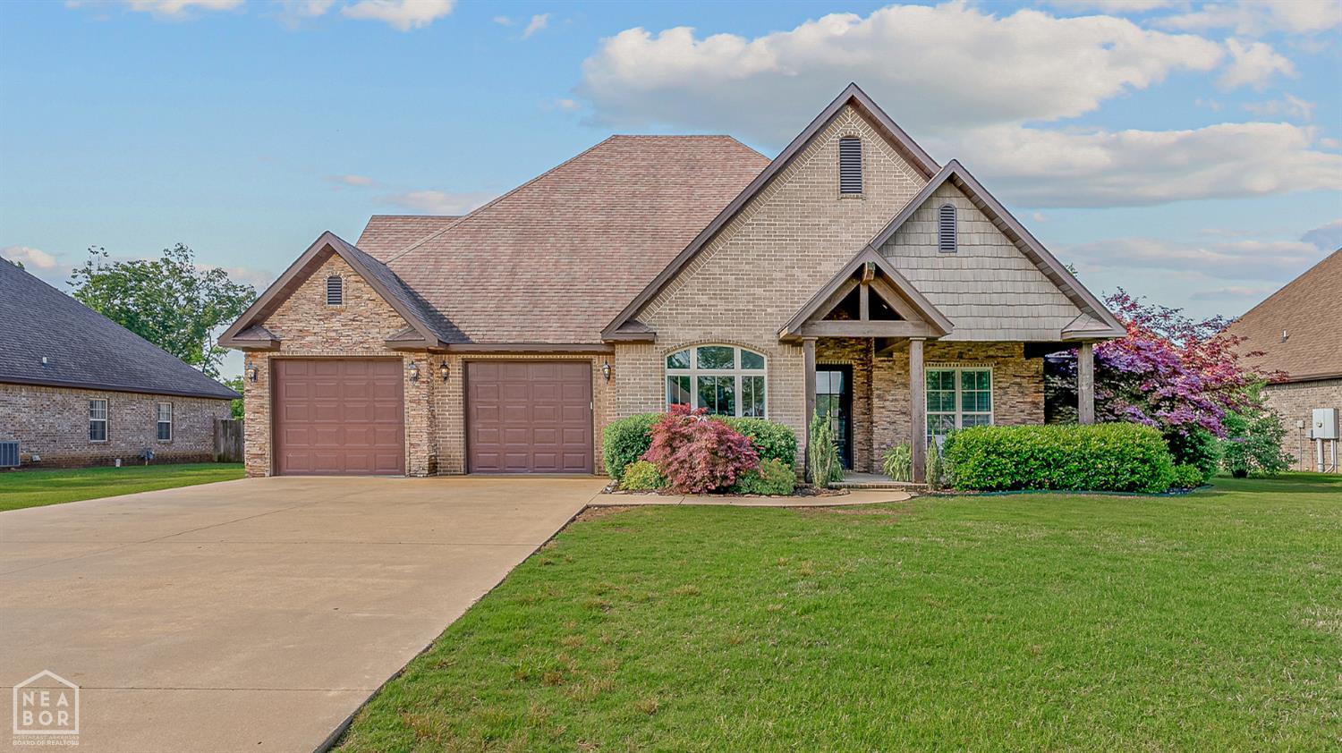 Jonesboro, Arkansas, 72404, United States, 5 Bedrooms Bedrooms, ,4 BathroomsBathrooms,Residential,For Sale,1978378