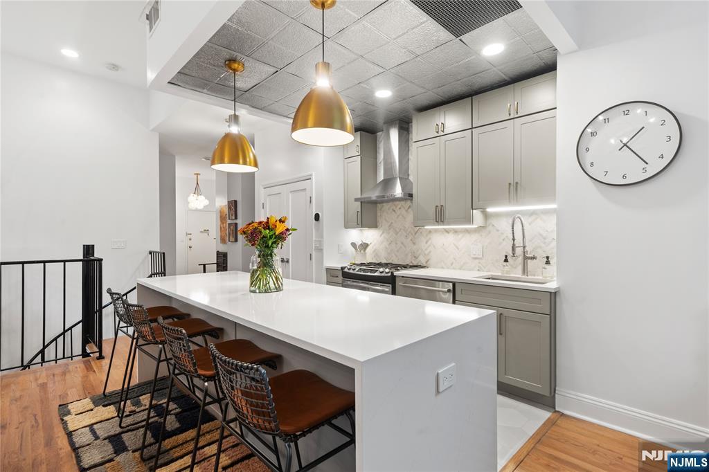 Jersey City, New Jersey, 07302, United States, 1 Bedroom Bedrooms, ,2 BathroomsBathrooms,Residential,For Sale,1950964
