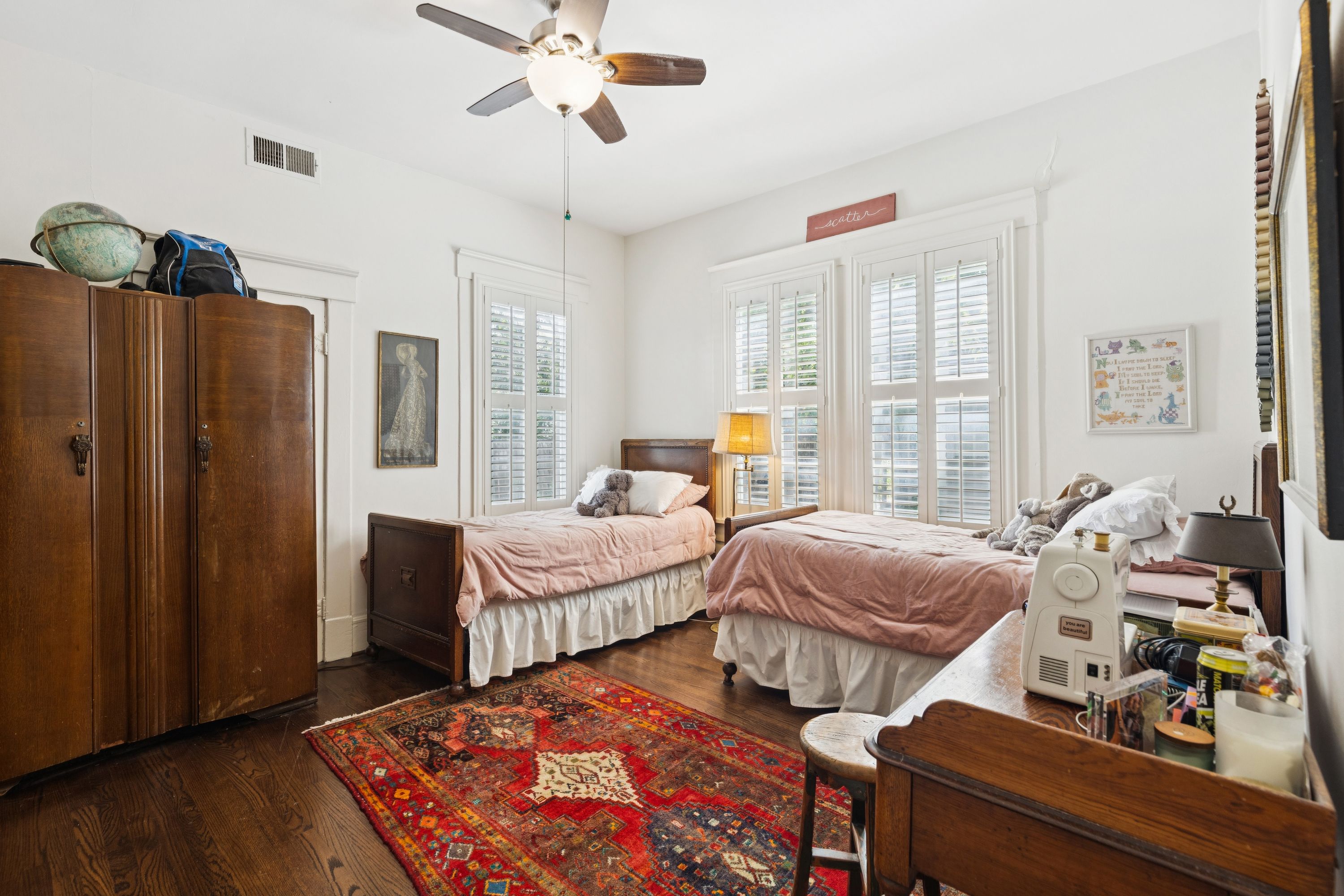  Whimsical in Winnetka Heights - 物件實景