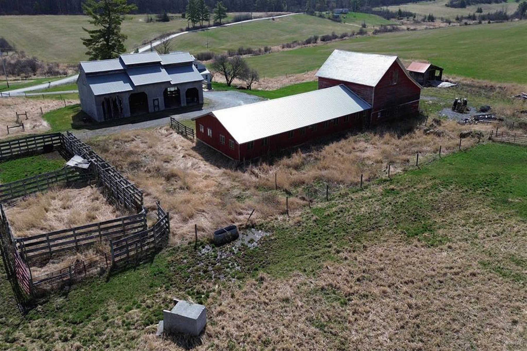  557 Pleasant Valley Road - 物件實景