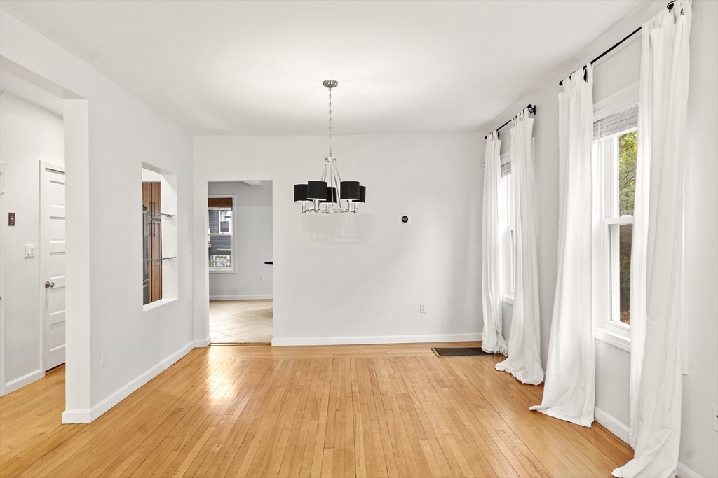 Beverly, Massachusetts, 01915, United States, 4 Bedrooms Bedrooms, ,3 BathroomsBathrooms,Residential,For Sale,1987739