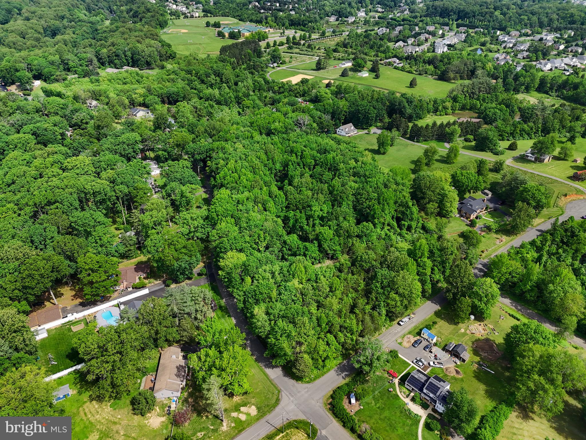 Warrenton, Virginia, 20187, United States, 5 Bedrooms Bedrooms, ,5 BathroomsBathrooms,Residential,For Sale,1977329