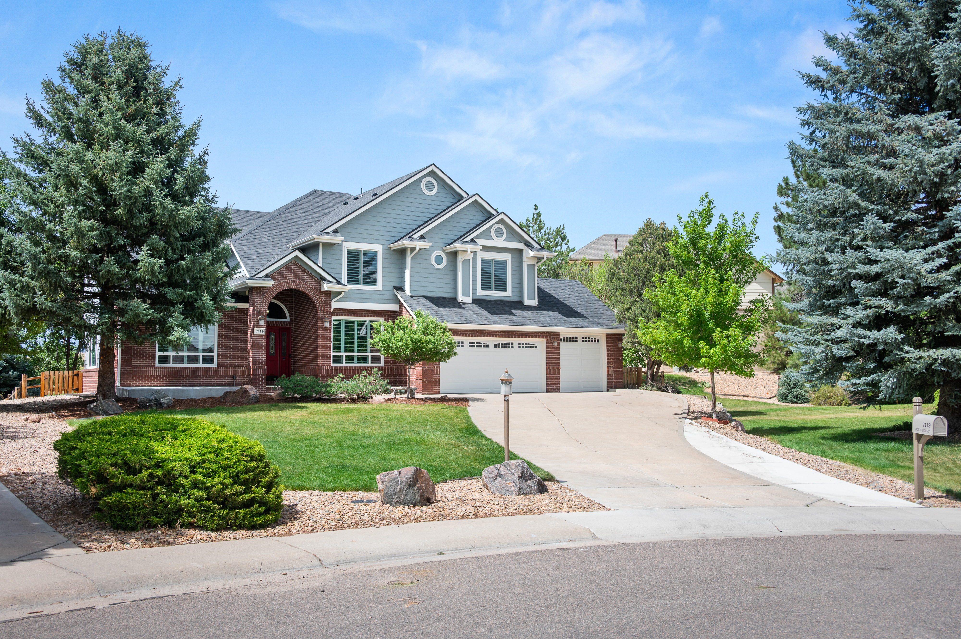  Stunning 5 bed, 5 bath home loaded with upgrades and improvements - 物件實景