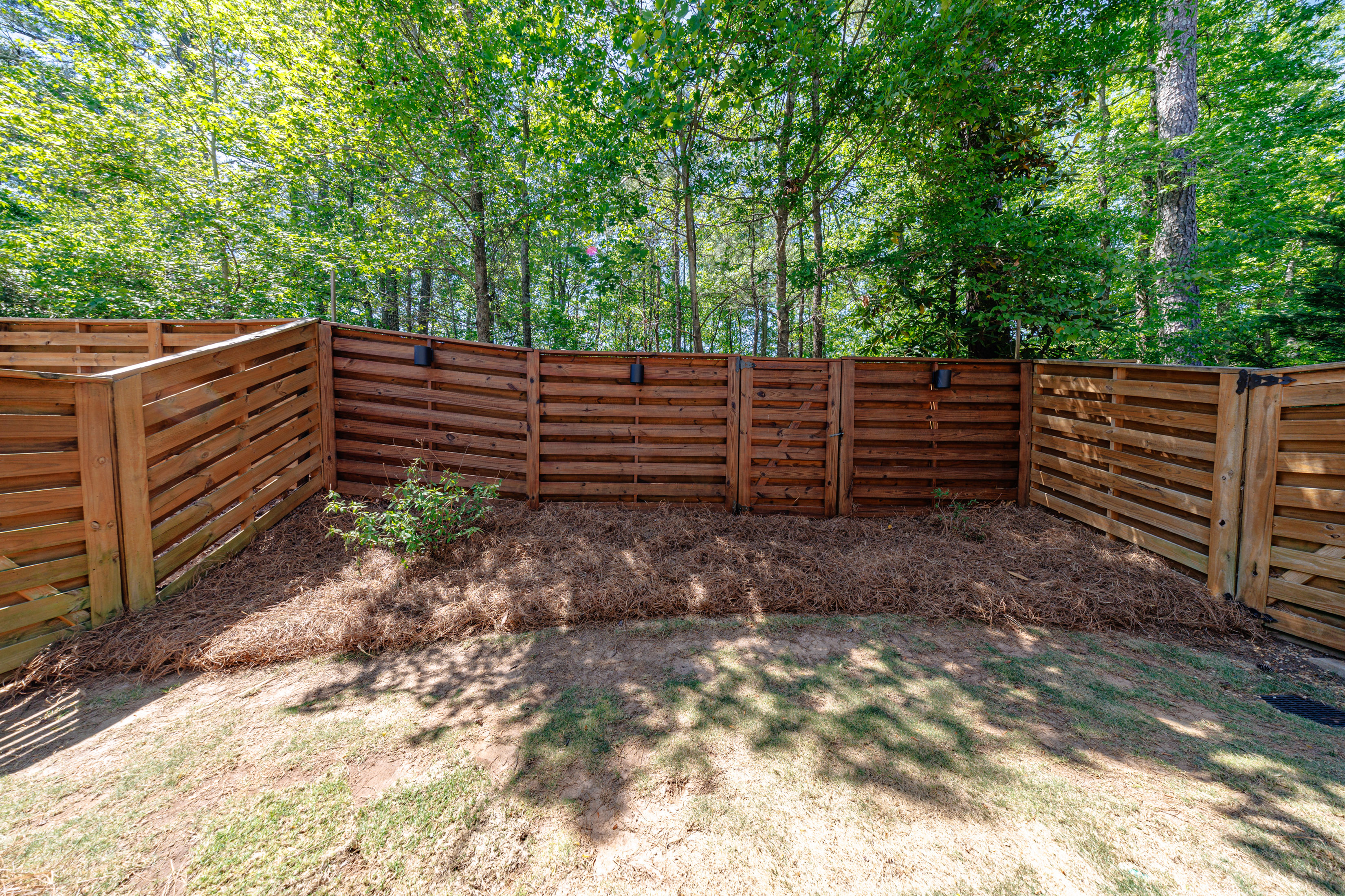  Beautifully Appointed Two-story Townhome in Inviting Gated Roswell Community - 物件實景