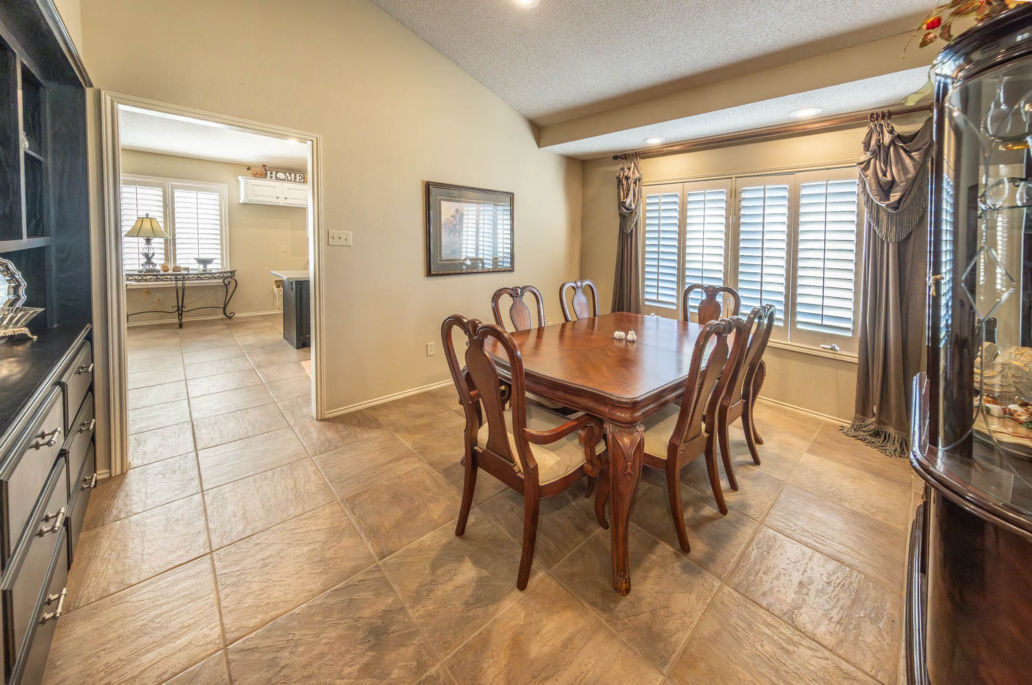 Levelland, Texas, 79336, United States, 4 Bedrooms Bedrooms, ,3 BathroomsBathrooms,Residential,For Sale,1901837