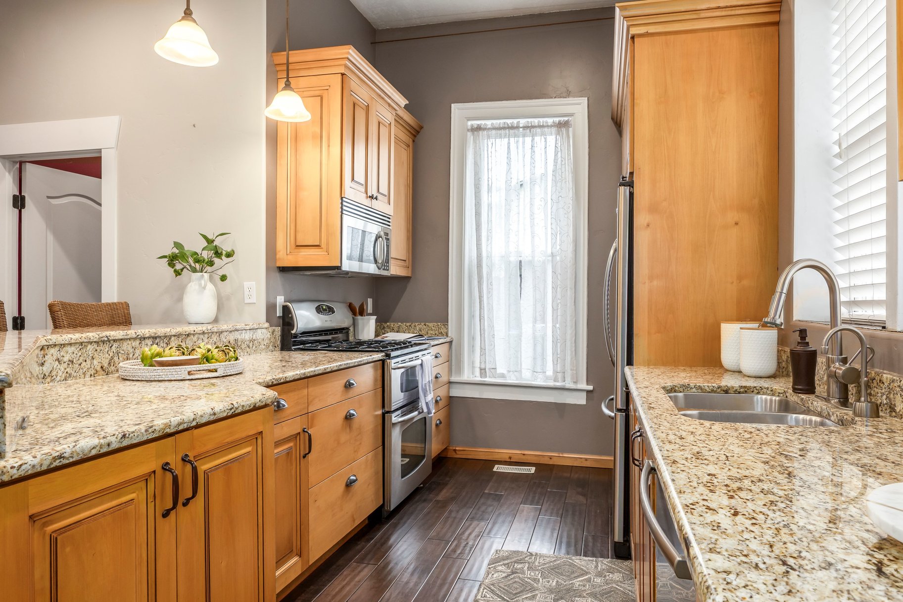  Historic 2-Story in Vibrant Marmalade - 物件實景