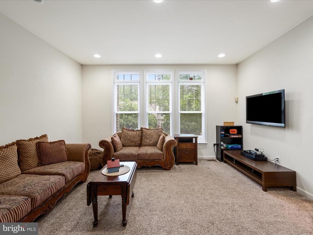 Reston, Virginia, 20194, United States, 3 Bedrooms Bedrooms, ,4 BathroomsBathrooms,Residential,For Sale,1869316