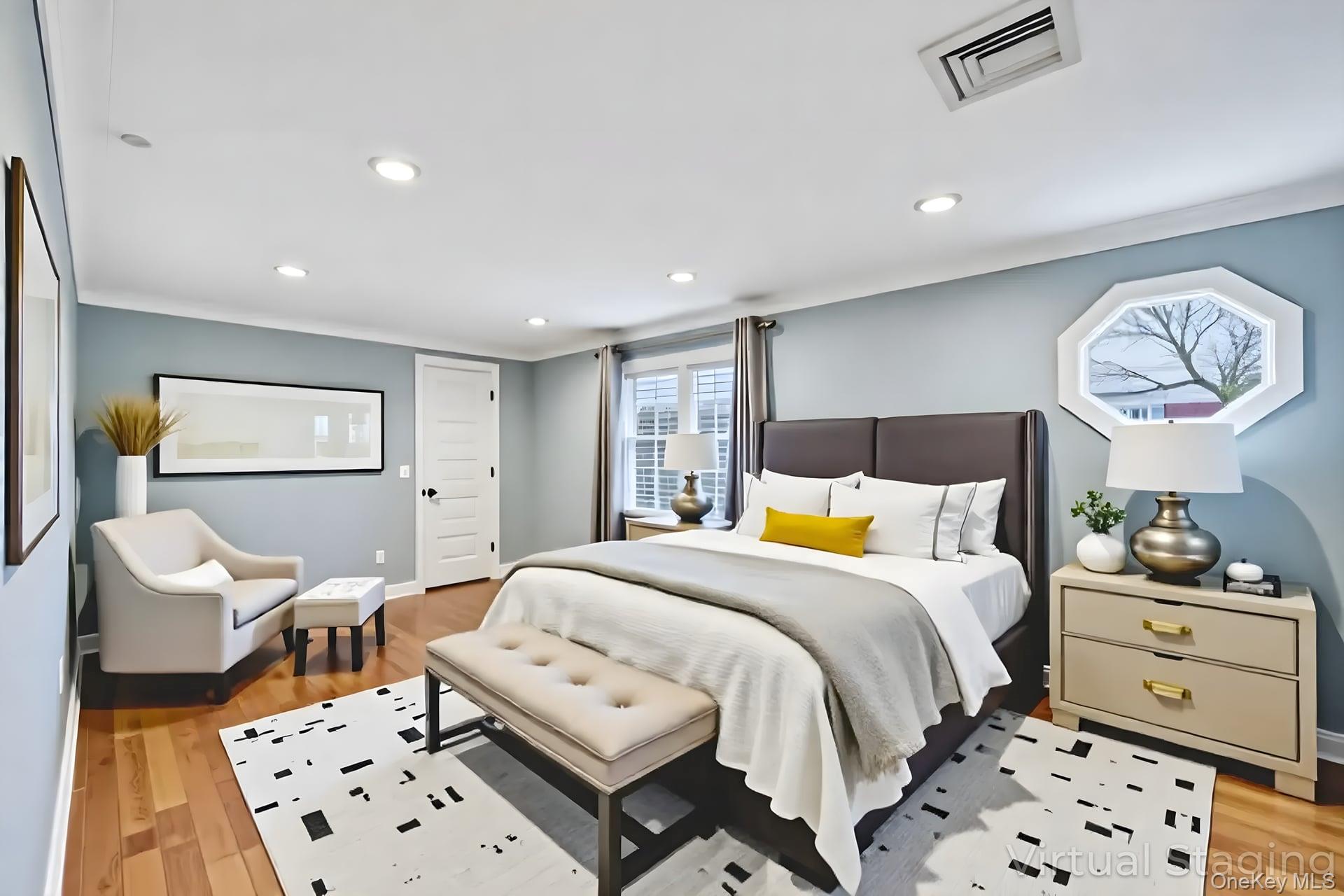 Lindenhurst, New York, 11757, United States, 5 Bedrooms Bedrooms, ,3 BathroomsBathrooms,Residential,For Sale,1917845