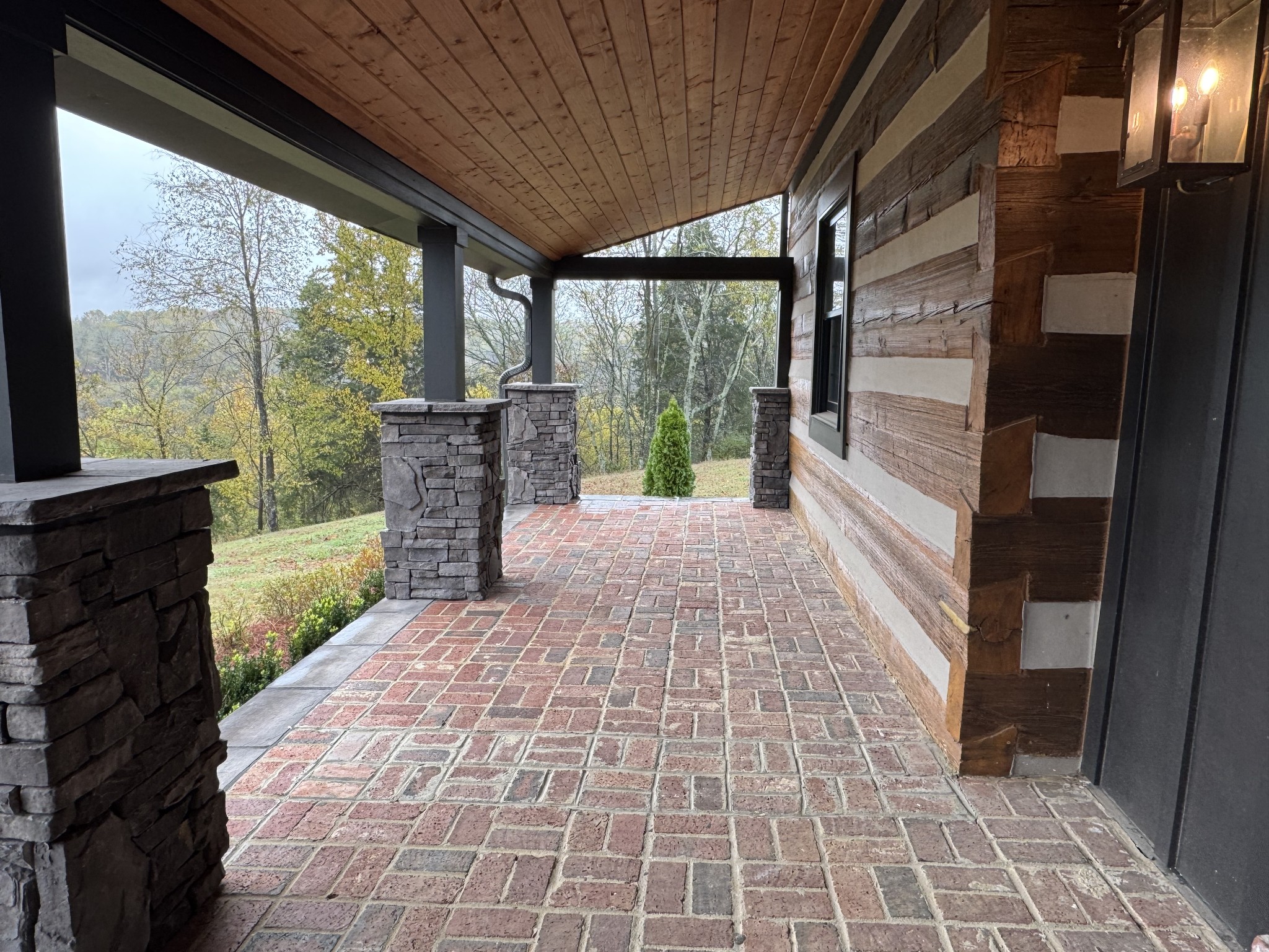 Hendersonville, Tennessee, 37075, United States, 6 Bedrooms Bedrooms, ,5 BathroomsBathrooms,Residential,For Sale,1993824