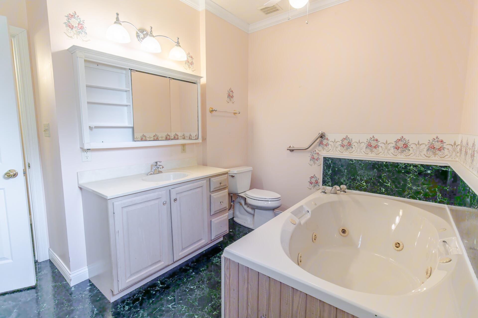 Glencoe, Kentucky, 41046, United States, 5 Bedrooms Bedrooms, ,4 BathroomsBathrooms,Residential,For Sale,1921882