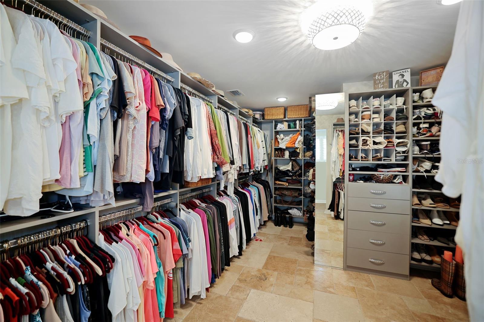 St. Petersburg, Florida, 33707, United States, 3 Bedrooms Bedrooms, ,2 BathroomsBathrooms,Residential,For Sale,1978831