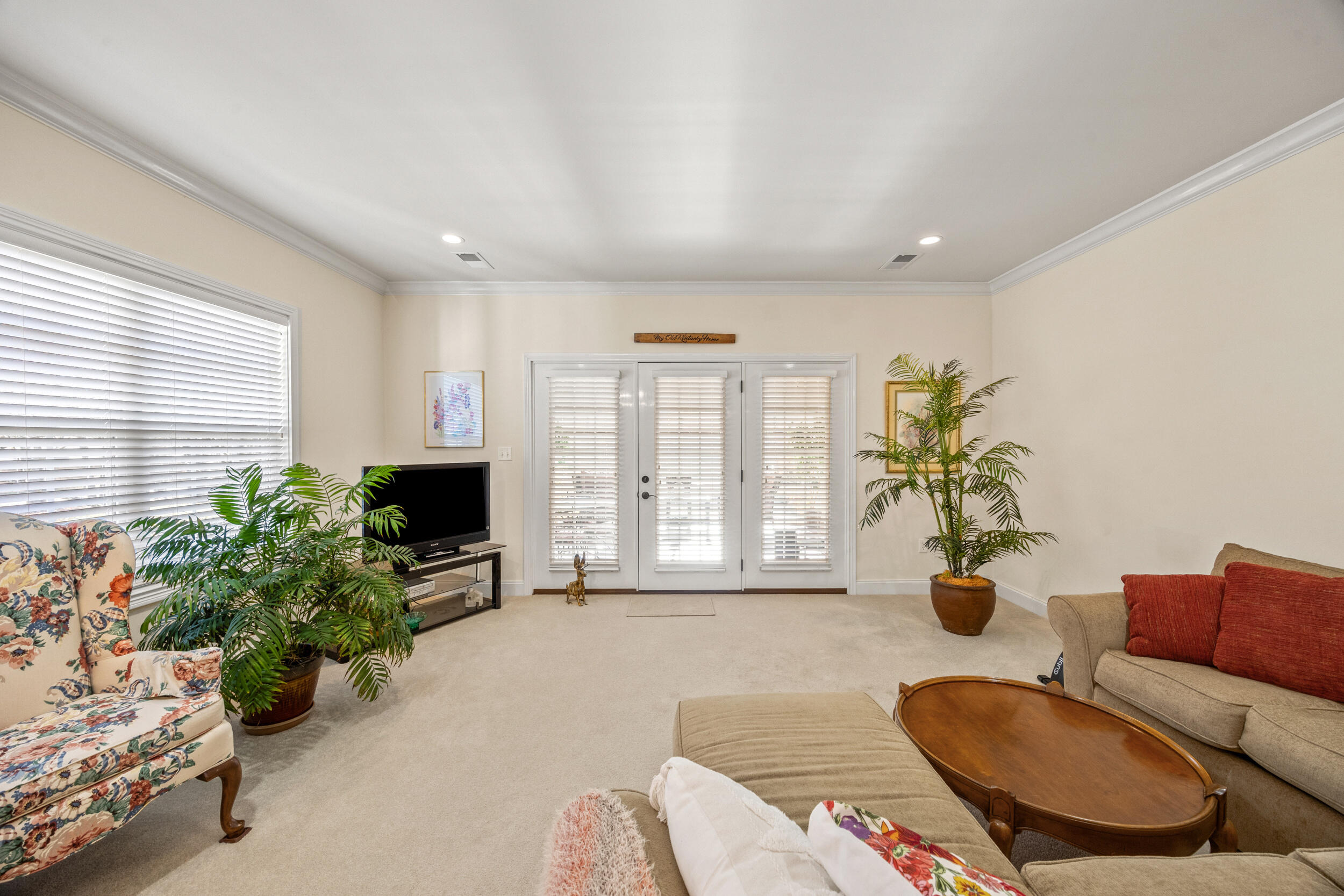 Lexington, Kentucky, 40503, United States, 2 Bedrooms Bedrooms, ,2 BathroomsBathrooms,Residential,For Sale,1995955