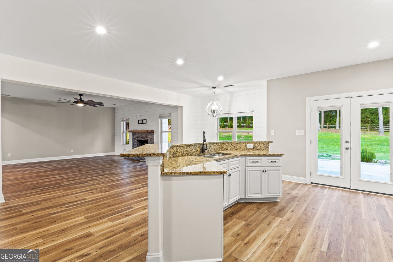 Senoia, Georgia, 30276, United States, 5 Bedrooms Bedrooms, ,4 BathroomsBathrooms,Residential,For Sale,1877866