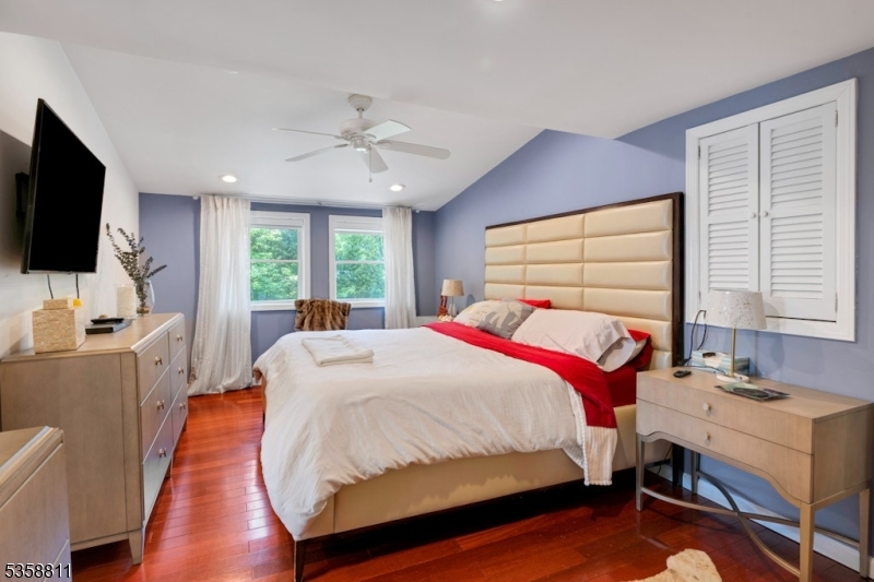 West Orange Twp., New Jersey, 07052, United States, 6 Bedrooms Bedrooms, ,4 BathroomsBathrooms,Residential,For Sale,1826682