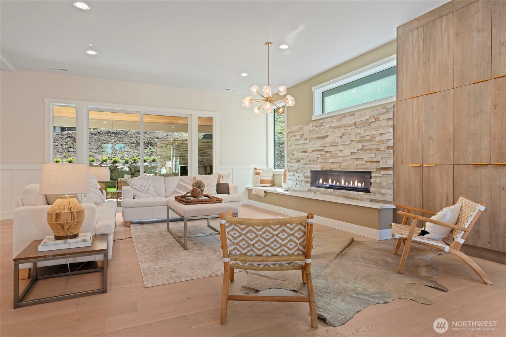 BELLEVUE, Washington, 98004, United States, 5 Bedrooms Bedrooms, ,5 BathroomsBathrooms,Residential,For Sale,1875592
