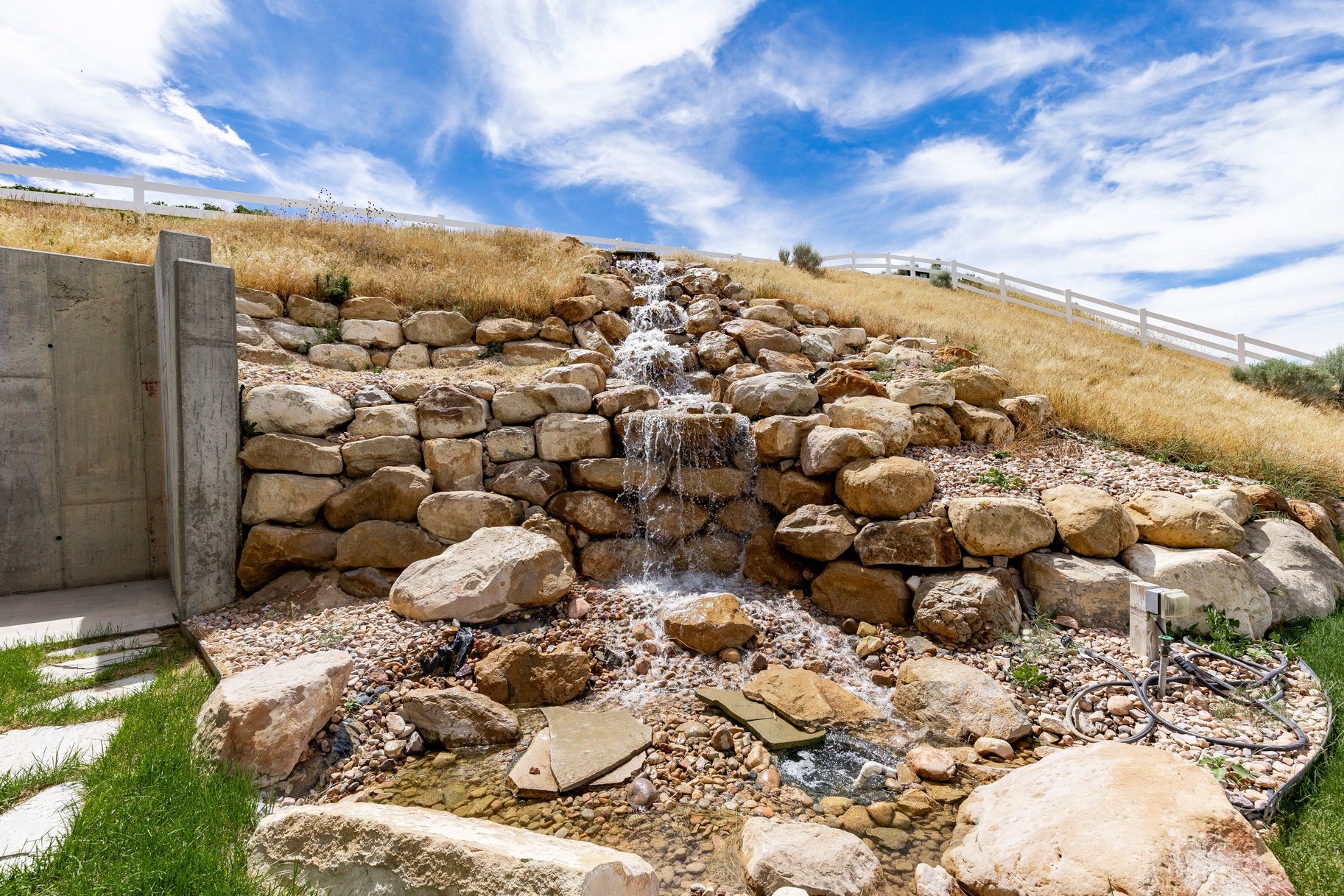  Custom Home with Fully Finished ADU Near Golf, Trails & Mountain Views - 物件實景