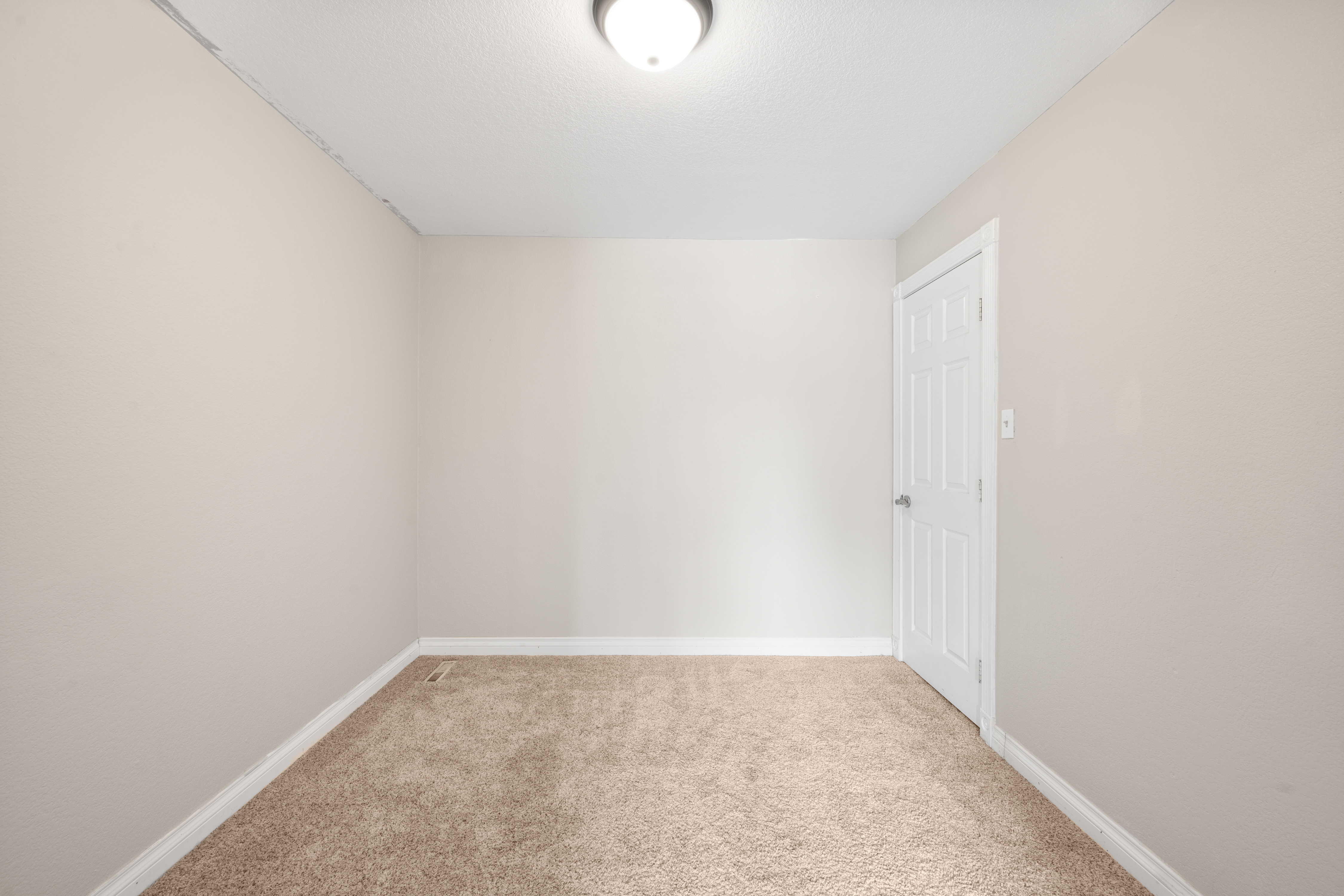  5 Bedroom Home Just Steps From Huston Lake Park - 物件實景