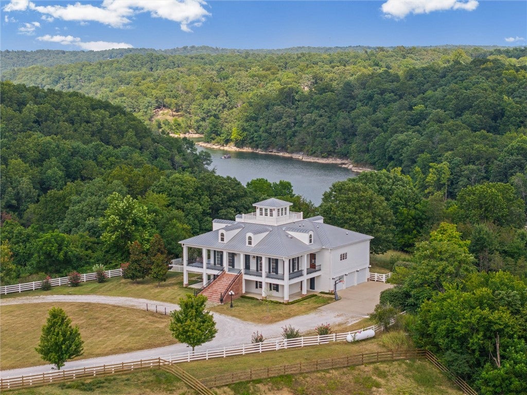 Lake Point Dr, Lowell, AR 72745
