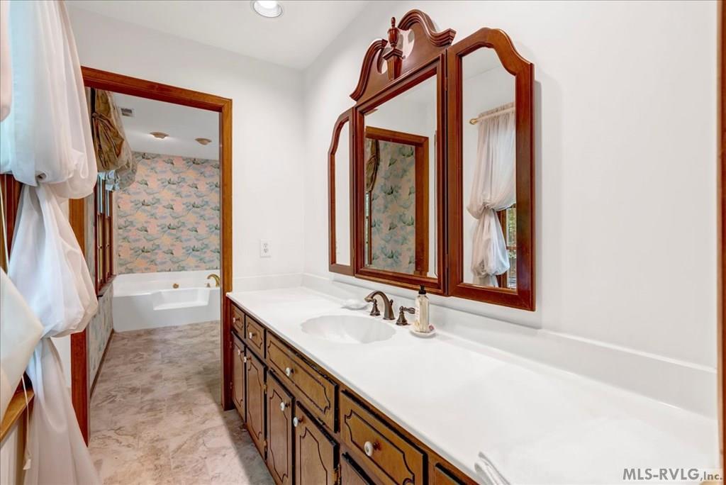 Clarksville, Virginia, 23927, United States, 3 Bedrooms Bedrooms, ,2 BathroomsBathrooms,Residential,For Sale,1805188