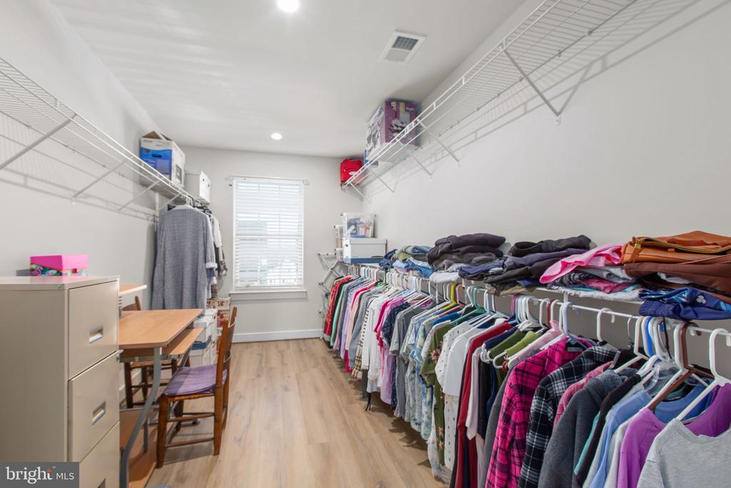 Fredericksburg, Virginia, 22401, United States, 4 Bedrooms Bedrooms, ,4 BathroomsBathrooms,Residential,For Sale,1999517