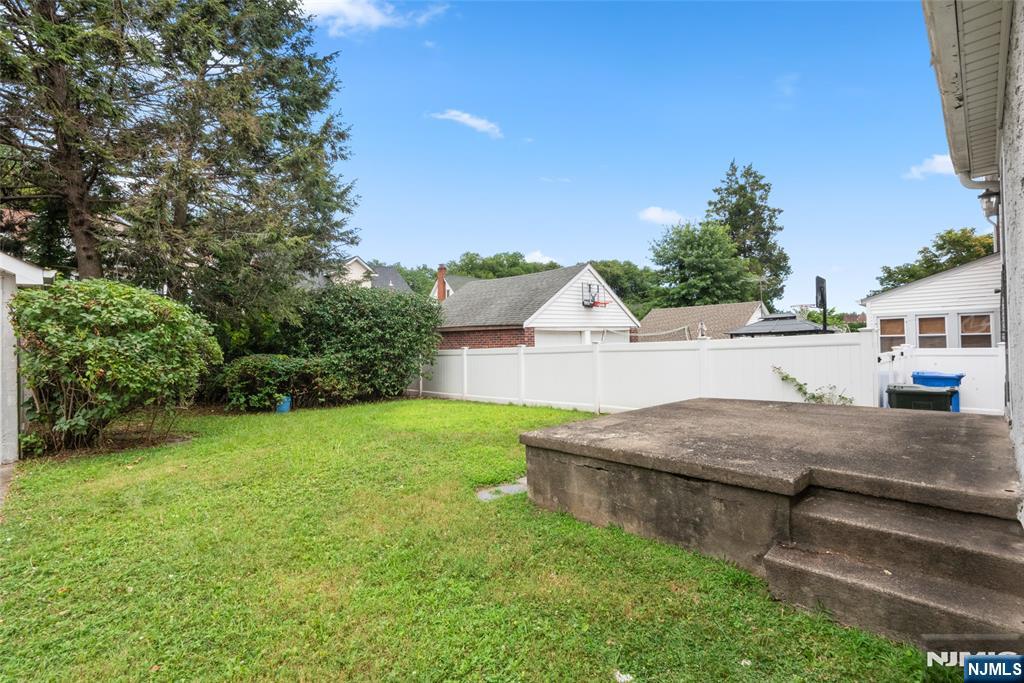 Rutherford, New Jersey, 07070, United States, 4 Bedrooms Bedrooms, ,2 BathroomsBathrooms,Residential,For Sale,1901236
