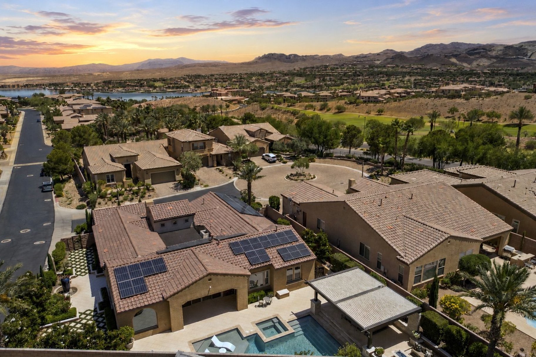  DESIGNER DREAM OASIS IN GATED LAKE LAS VEGAS, FURNISHED TURN-KEY - 物件實景