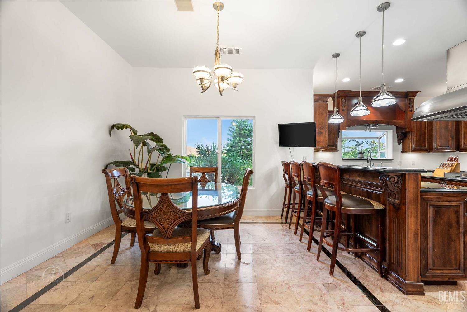 Bakersfield, California, 93308, United States, 4 Bedrooms Bedrooms, ,5 BathroomsBathrooms,Residential,For Sale,1992415