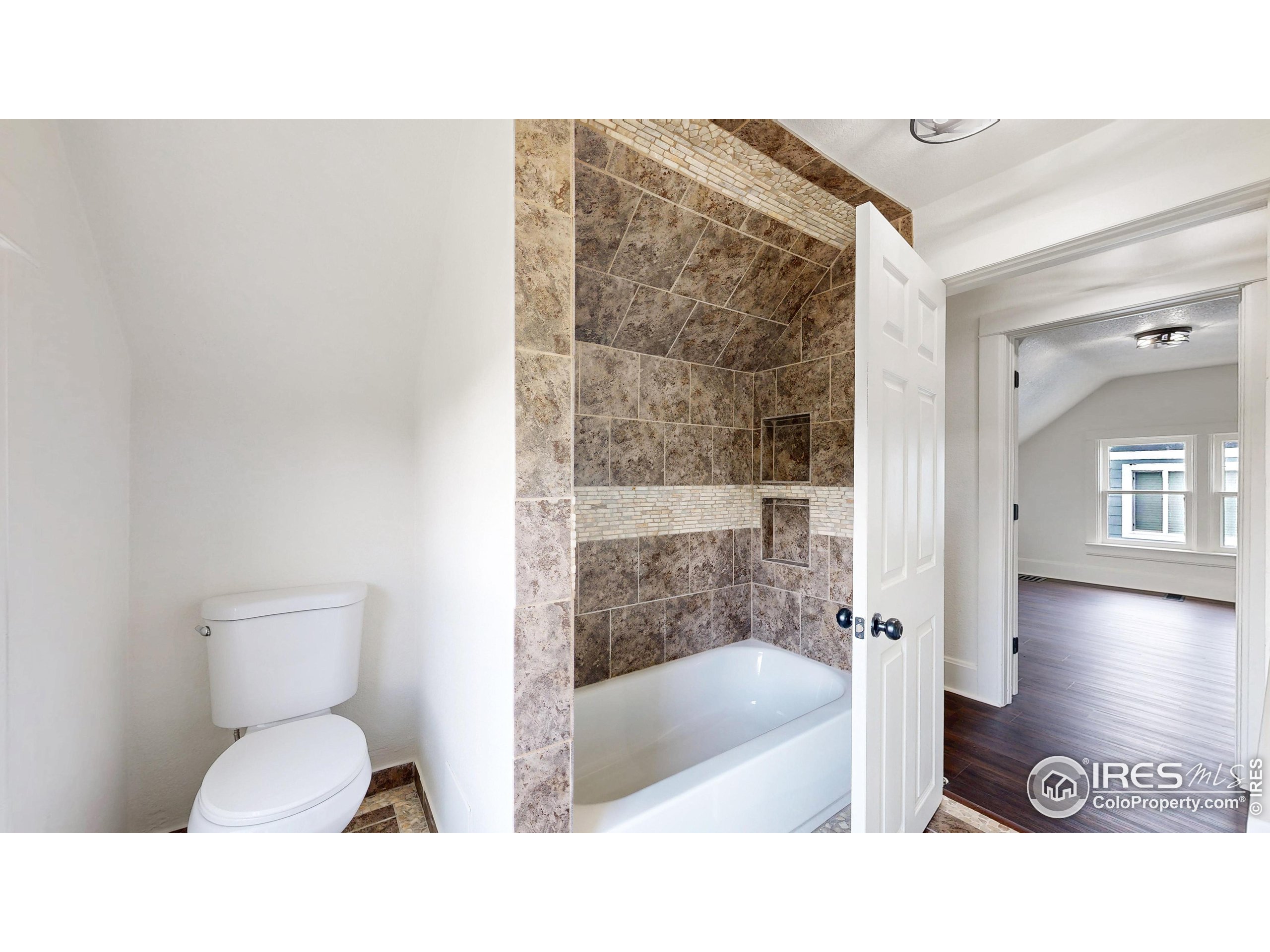 Milliken, Colorado, 80543, United States, 5 Bedrooms Bedrooms, ,1 BathroomBathrooms,Residential,For Sale,1896024