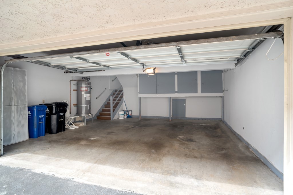 Woodland Hills, California, 91367, United States, 2 Bedrooms Bedrooms, ,3 BathroomsBathrooms,Residential,For Sale,1920124