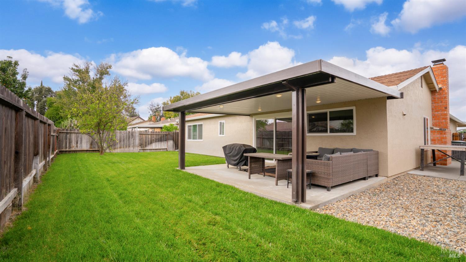 Vacaville, California, 95687, United States, 3 Bedrooms Bedrooms, ,2 BathroomsBathrooms,Residential,For Sale,1959239