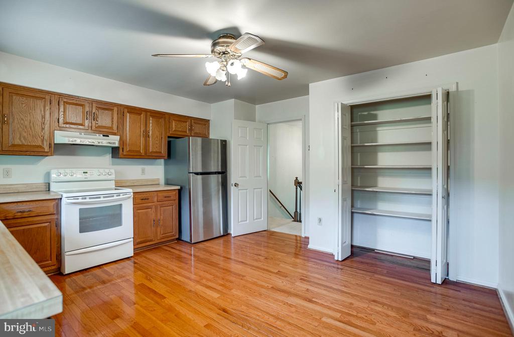 Warrenton, Virginia, 20187, United States, 3 Bedrooms Bedrooms, ,3 BathroomsBathrooms,Residential,For Sale,2049291