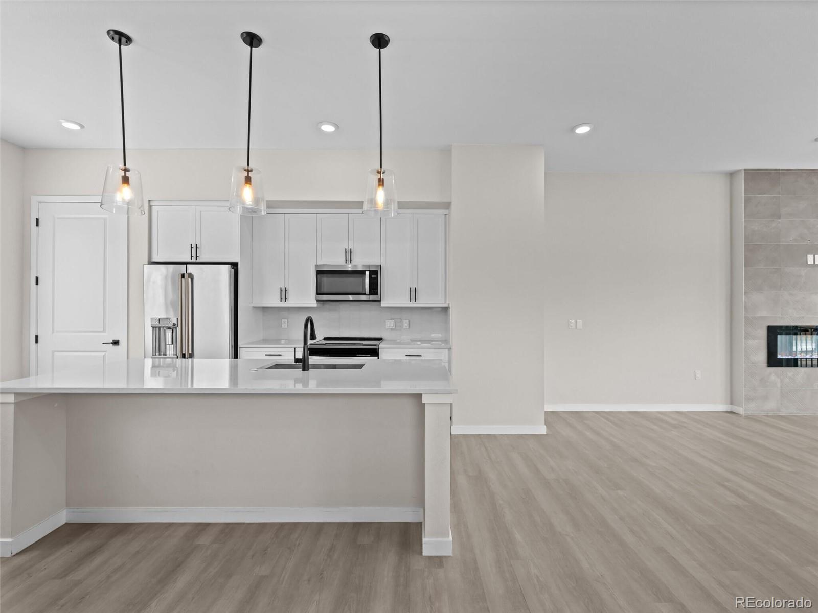 Lakewood, Colorado, 80214, United States, 3 Bedrooms Bedrooms, ,3 BathroomsBathrooms,Residential,For Sale,1866622