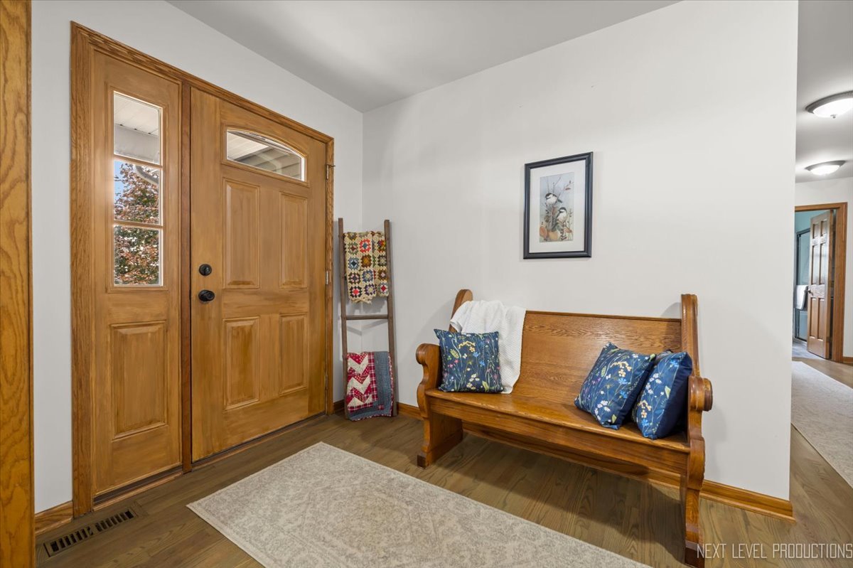 Leland, Illinois, 60531, United States, 3 Bedrooms Bedrooms, ,3 BathroomsBathrooms,Residential,For Sale,1980976