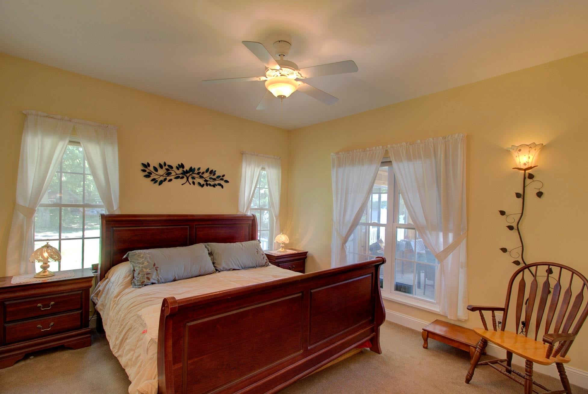Alburgh, Vermont, 05440, United States, 5 Bedrooms Bedrooms, ,1 BathroomBathrooms,Residential,For Sale,1885348