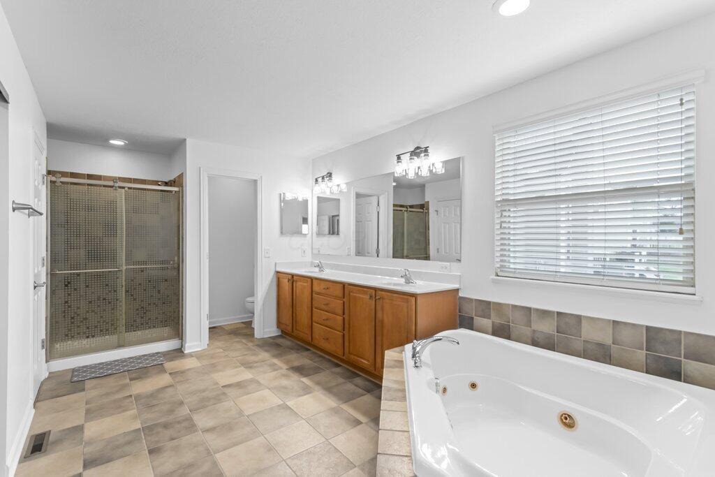 Lewis Center, Ohio, 43035, United States, 5 Bedrooms Bedrooms, ,3 BathroomsBathrooms,Residential,For Sale,2010957