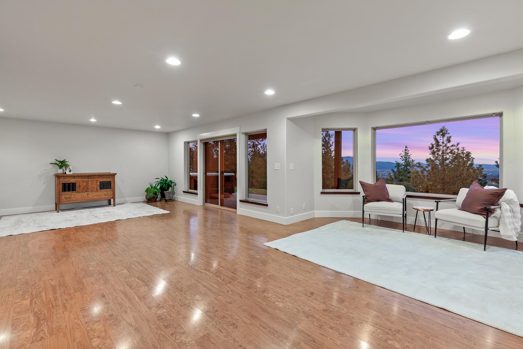 Newman Lake, Washington, 99025, United States, 3 Bedrooms Bedrooms, ,4 BathroomsBathrooms,Residential,For Sale,2028659