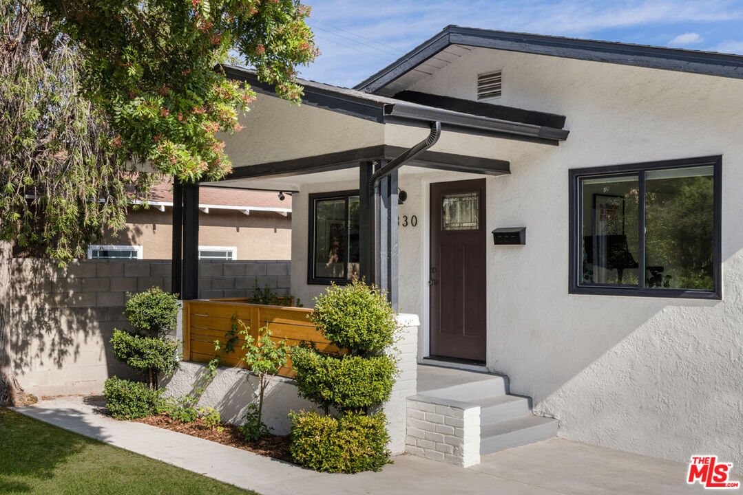 Los Angeles, California, 90032, United States, 3 Bedrooms Bedrooms, ,1 BathroomBathrooms,Residential,For Sale,1992073