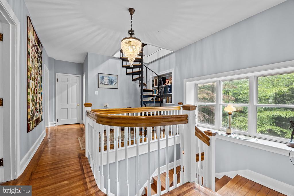 Lansdowne, Pennsylvania, 19050, United States, 5 Bedrooms Bedrooms, ,3 BathroomsBathrooms,Residential,For Sale,1926052
