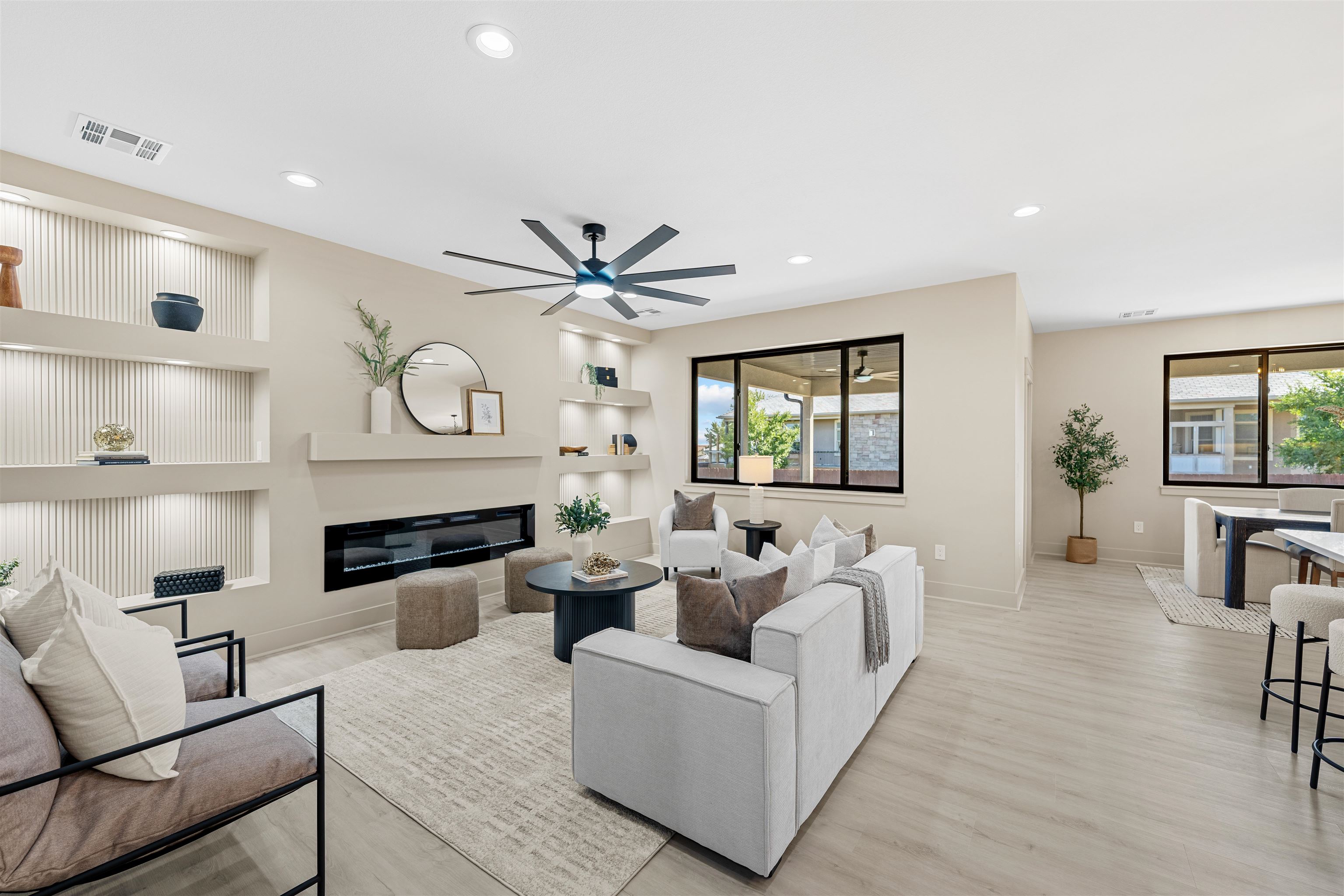 Salina, Kansas, 67401, United States, 3 Bedrooms Bedrooms, ,3 BathroomsBathrooms,Residential,For Sale,1956761