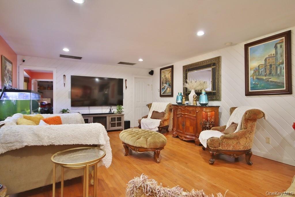 Chester, New York, 10918, United States, 4 Bedrooms Bedrooms, ,4 BathroomsBathrooms,Residential,For Sale,1979405