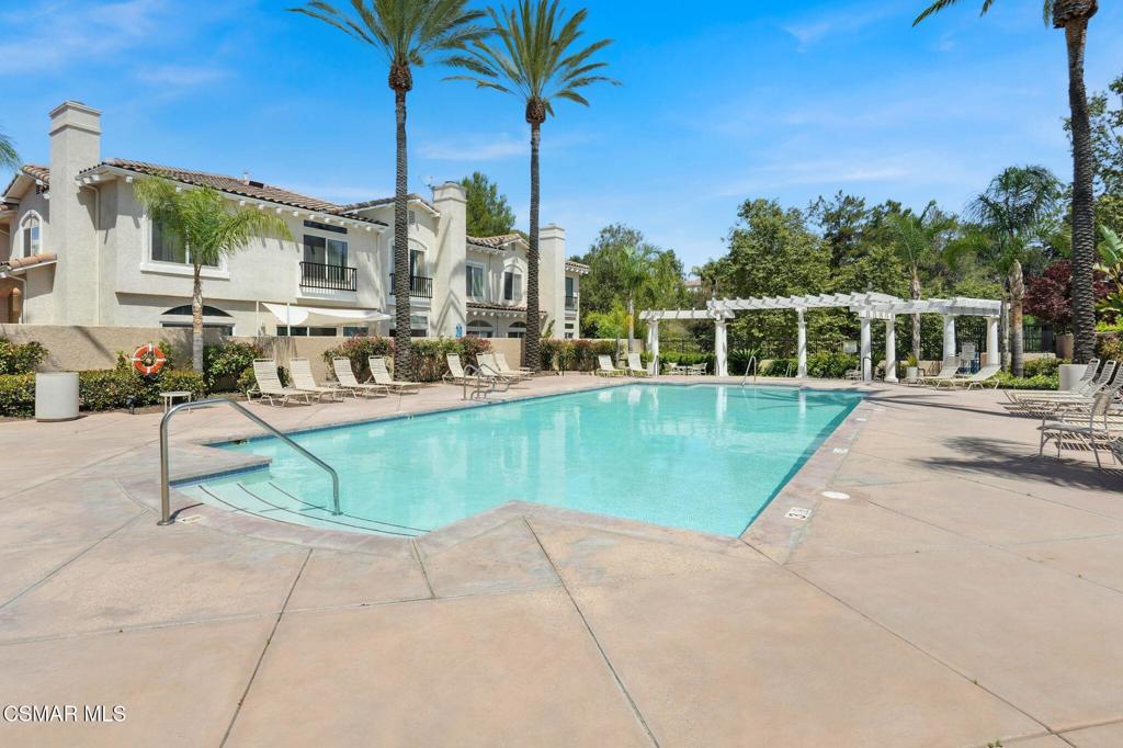 Moorpark, California, 93021, United States, 2 Bedrooms Bedrooms, ,3 BathroomsBathrooms,Residential,For Sale,1937149