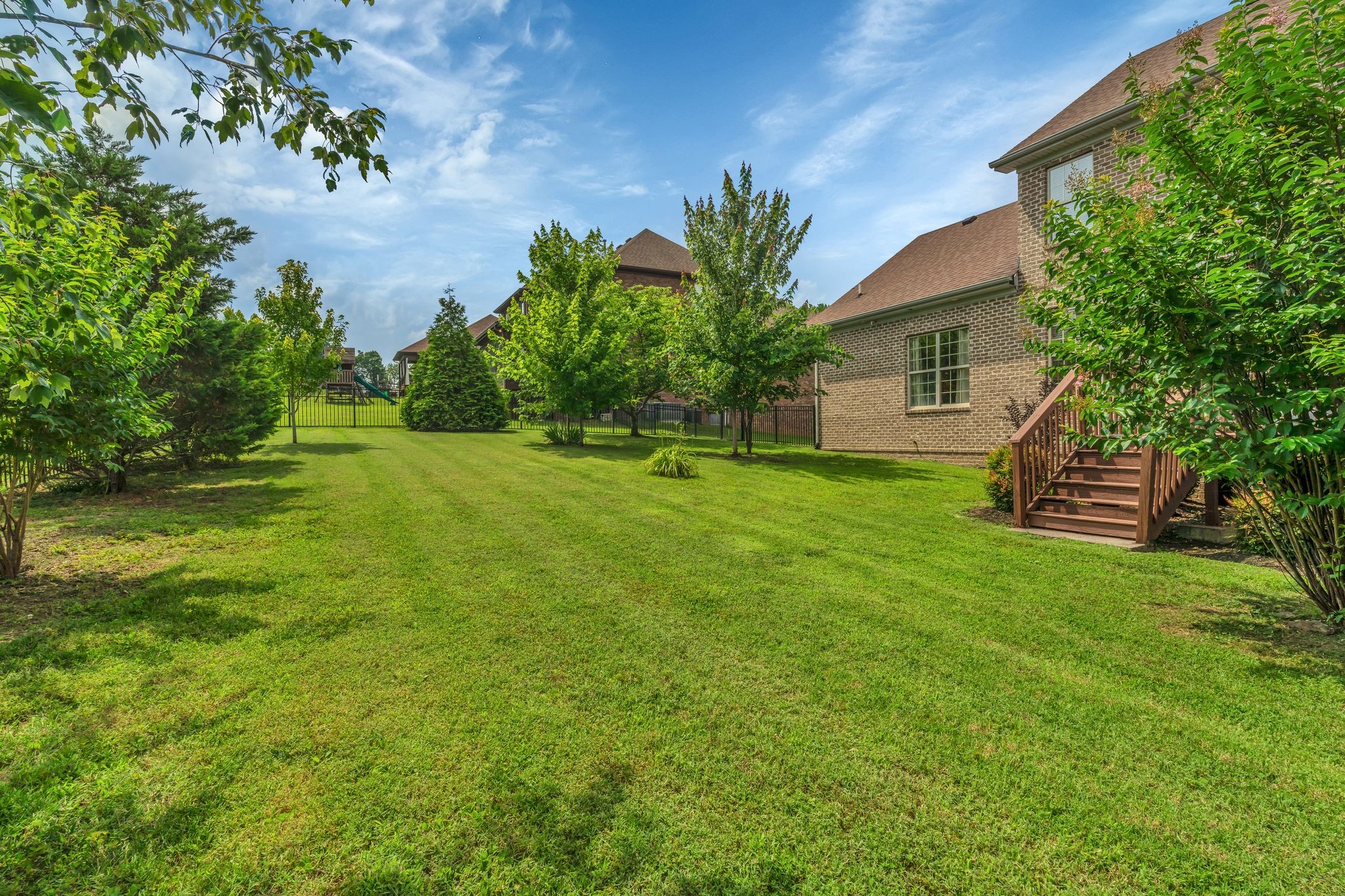 Hendersonville, Tennessee, 37075, United States, 4 Bedrooms Bedrooms, ,3 BathroomsBathrooms,Residential,For Sale,1870626