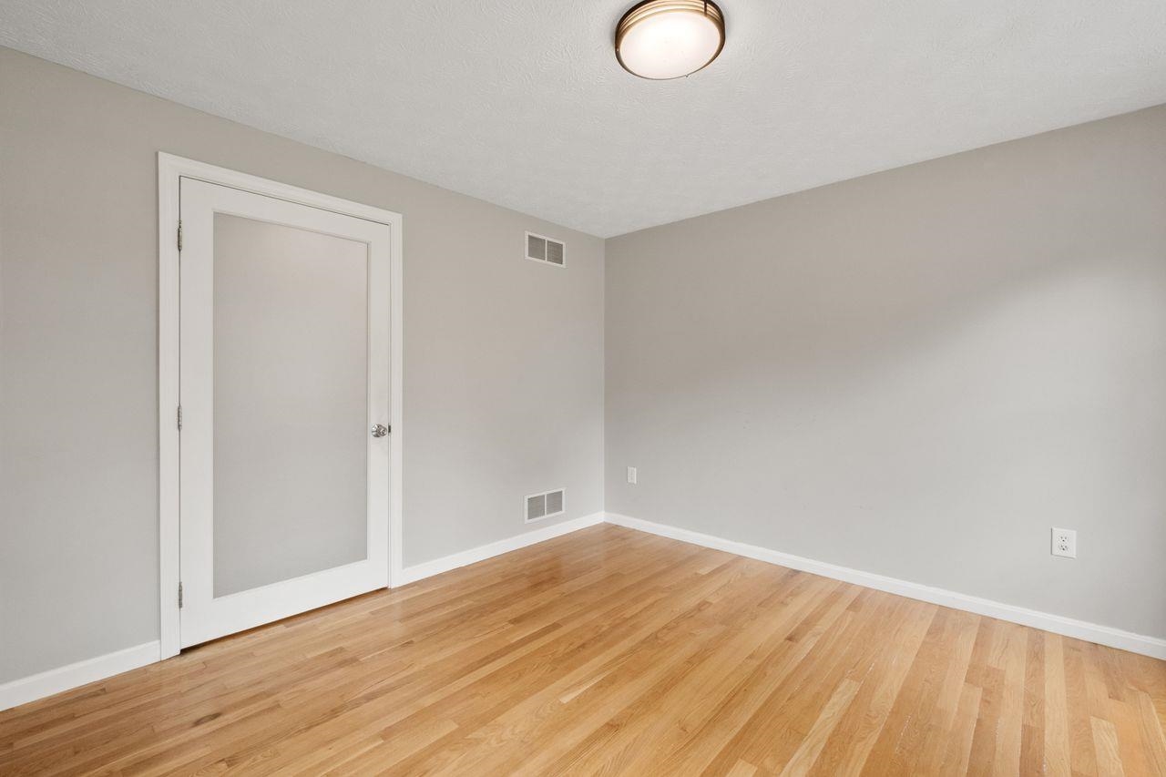 Hudson, New Hampshire, 03051, United States, 3 Bedrooms Bedrooms, ,2 BathroomsBathrooms,Residential,For Sale,1940270