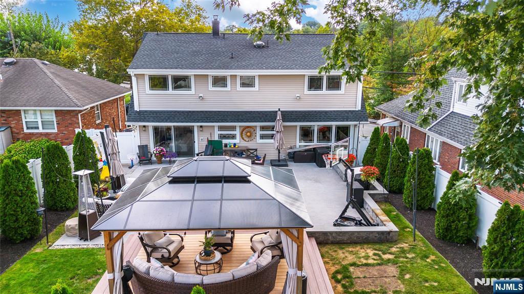 Elmwood Park, New Jersey, 07407, United States, 3 Bedrooms Bedrooms, ,3 BathroomsBathrooms,Residential,For Sale,1941820