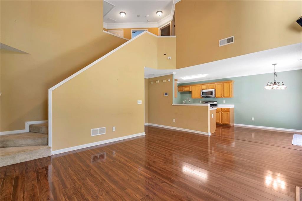 Alpharetta, Georgia, 30004, United States, 3 Bedrooms Bedrooms, ,3 BathroomsBathrooms,Residential,For Sale,1890070