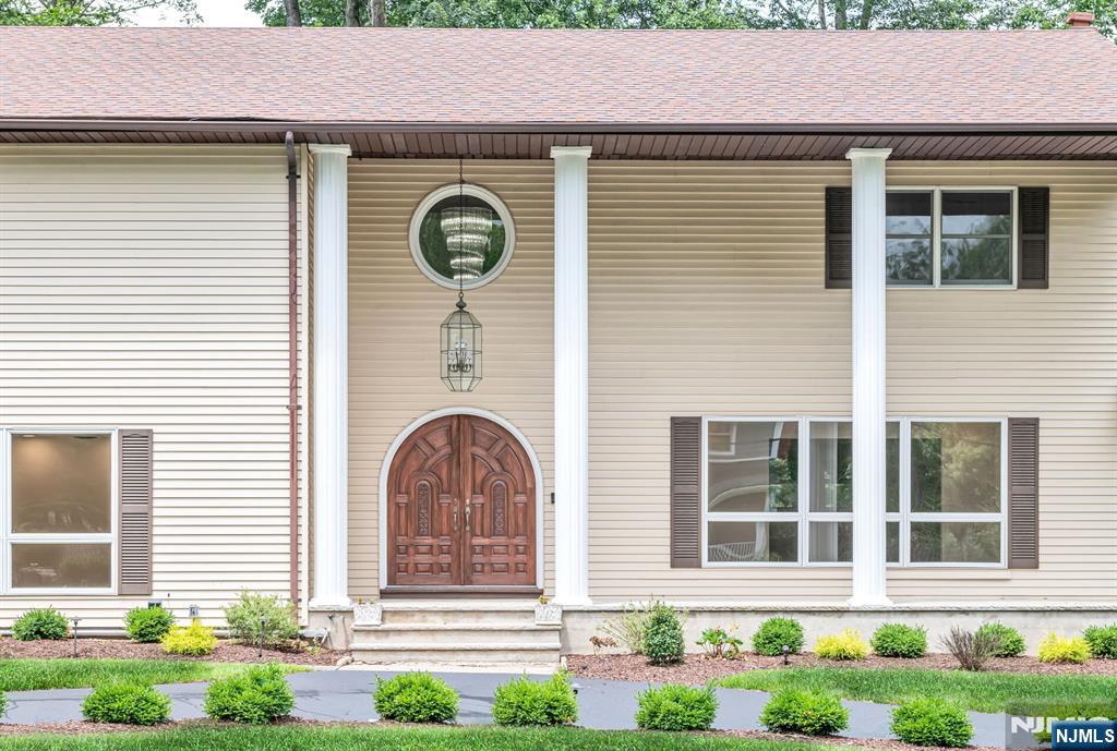 Wyckoff, New Jersey, 07481, United States, 5 Bedrooms Bedrooms, ,5 BathroomsBathrooms,Residential,For Sale,1951013